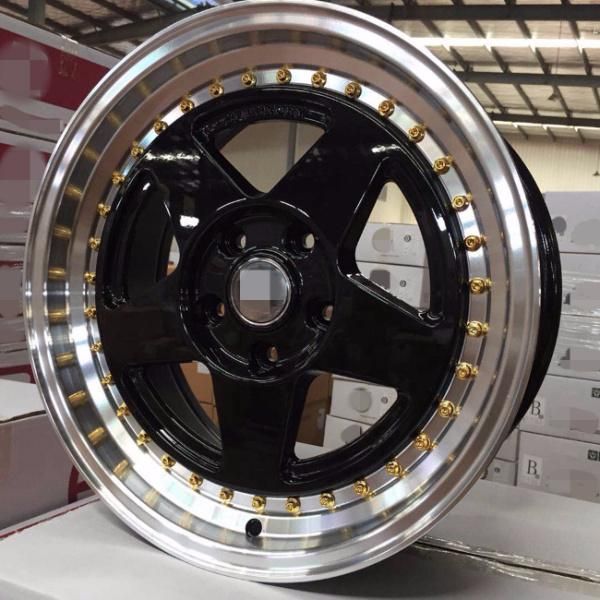 17 Inch 18 Inch 8 Holes Deep Dish Alloy Wheel for Sale