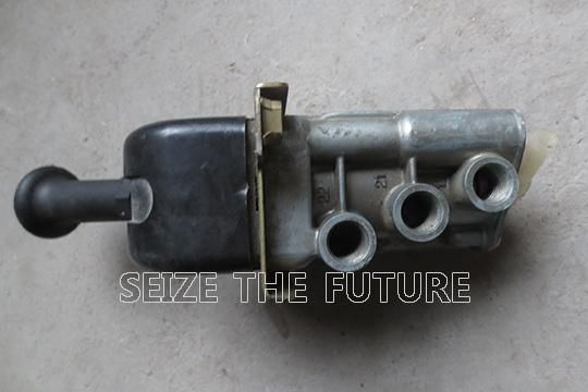 Sinotruk Truck Spare Parts Hand Brake Valve