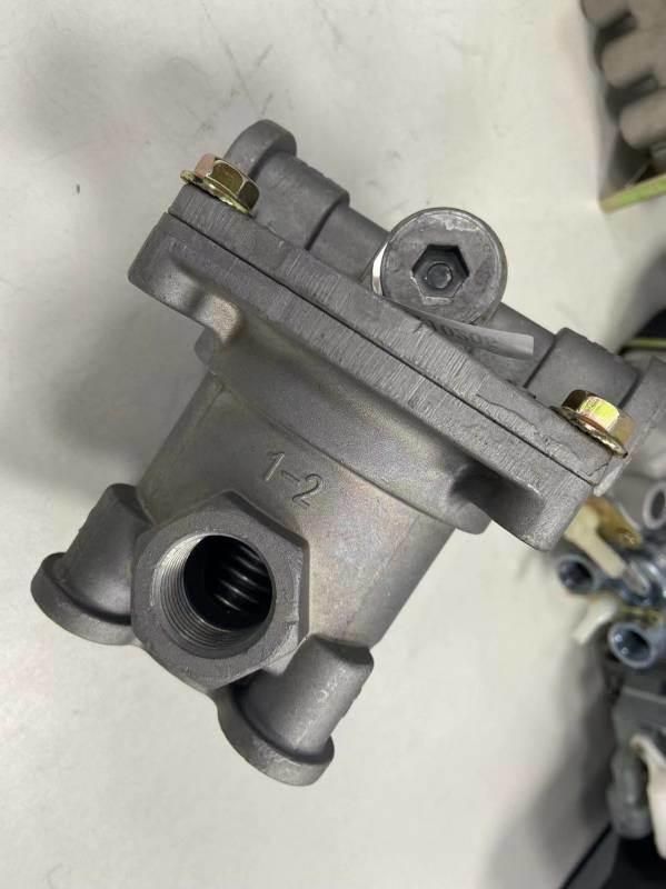 Truck Parts Relay Valve 110205