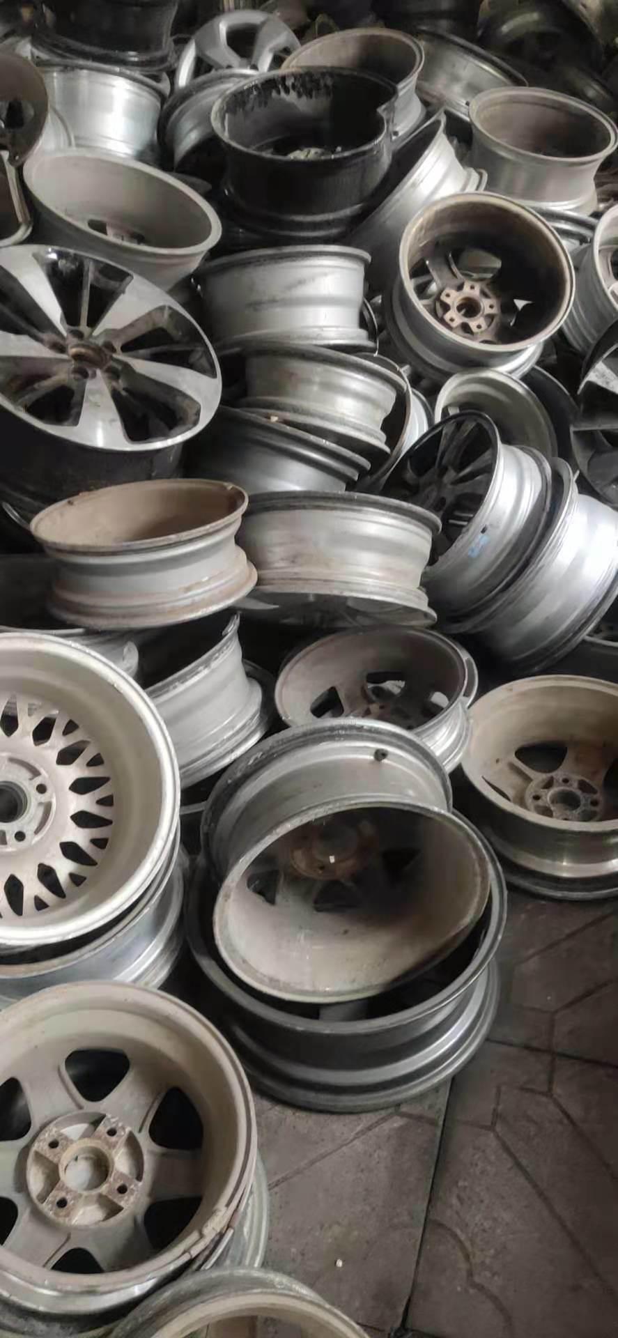 Aluminum Wheel Hub Scrap with a Purity of 99.7%, Sold at a Low Price in a Chinese Factory