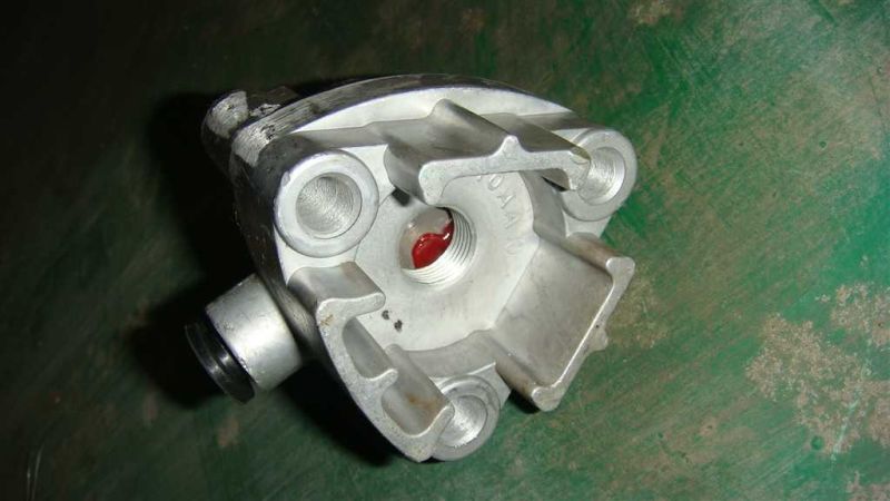 Sinotruk Middle Rear Axle Parts Cylinder Assembly 9981320076