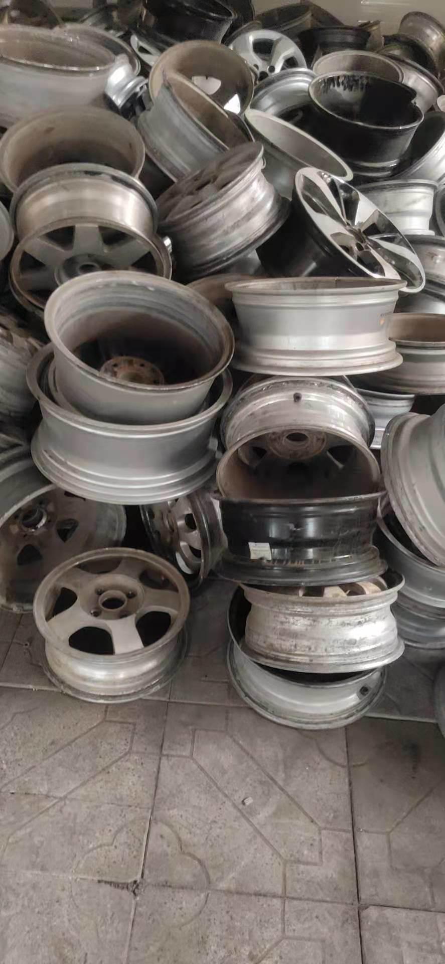 Aluminum Wheel Hub Scrap with a Purity of 99.7%, Sold at a Low Price in a Chinese Factory