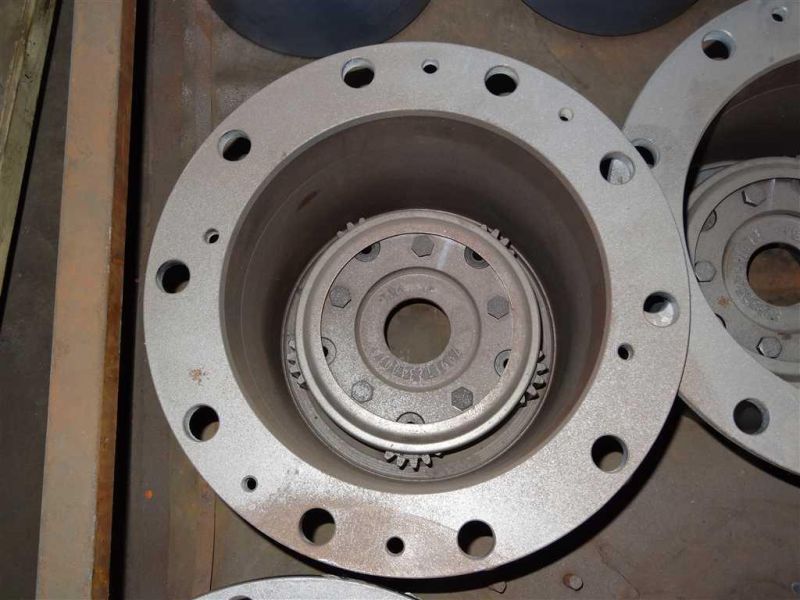 Sinotruk HOWO Trcuk Axle Parts Rear Hc16 Wheel Assembly Az9231340329-1
